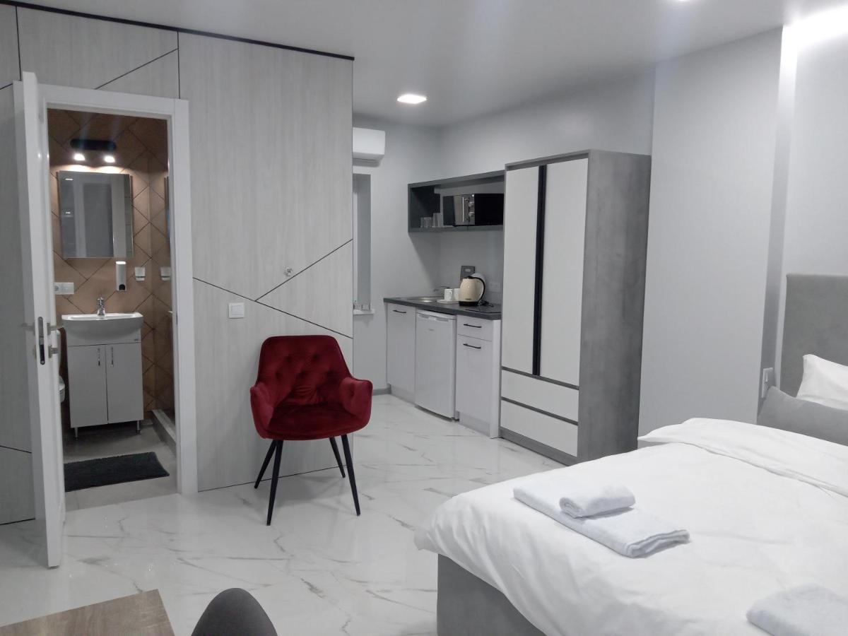 39 Apart Hotel Lviv Exterior photo
